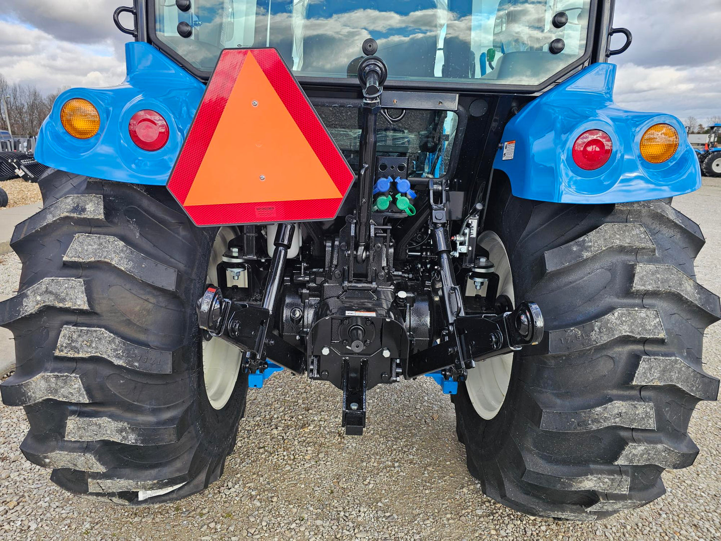 LS TRACTOR MT357HC CAB - 57HP, HYDRO