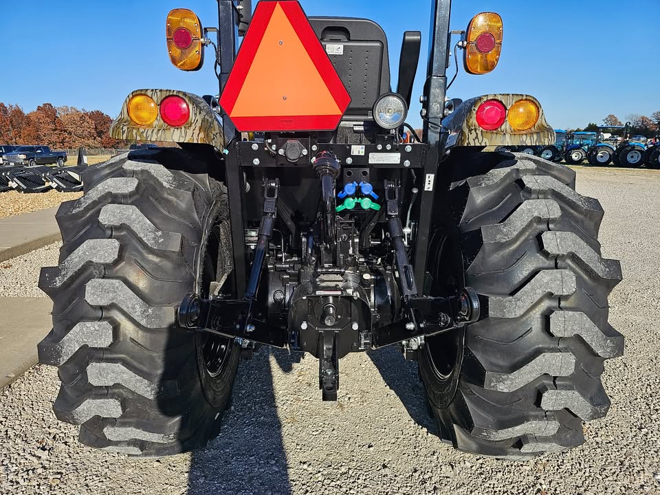 LS TRACTOR MT357H MOSSY OAK CAMO - 57HP, HST