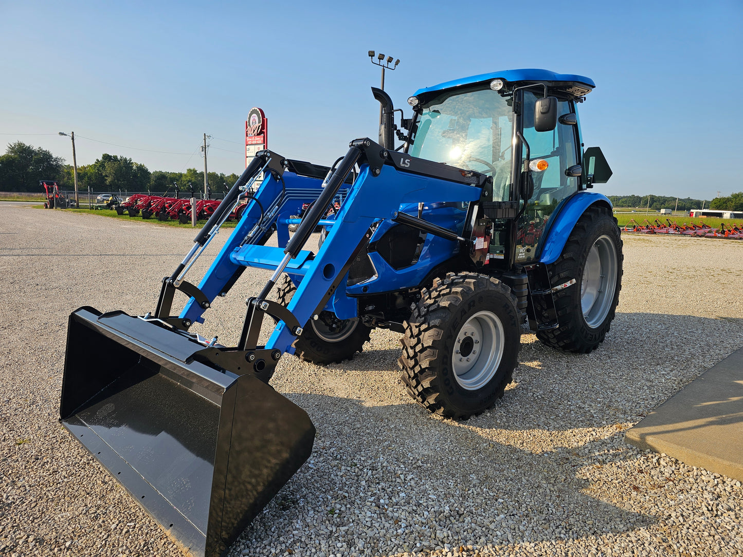 MT473CPS, CAB, POWER SHUTTLE, 73HP, 4WD, DIESEL TRACTOR