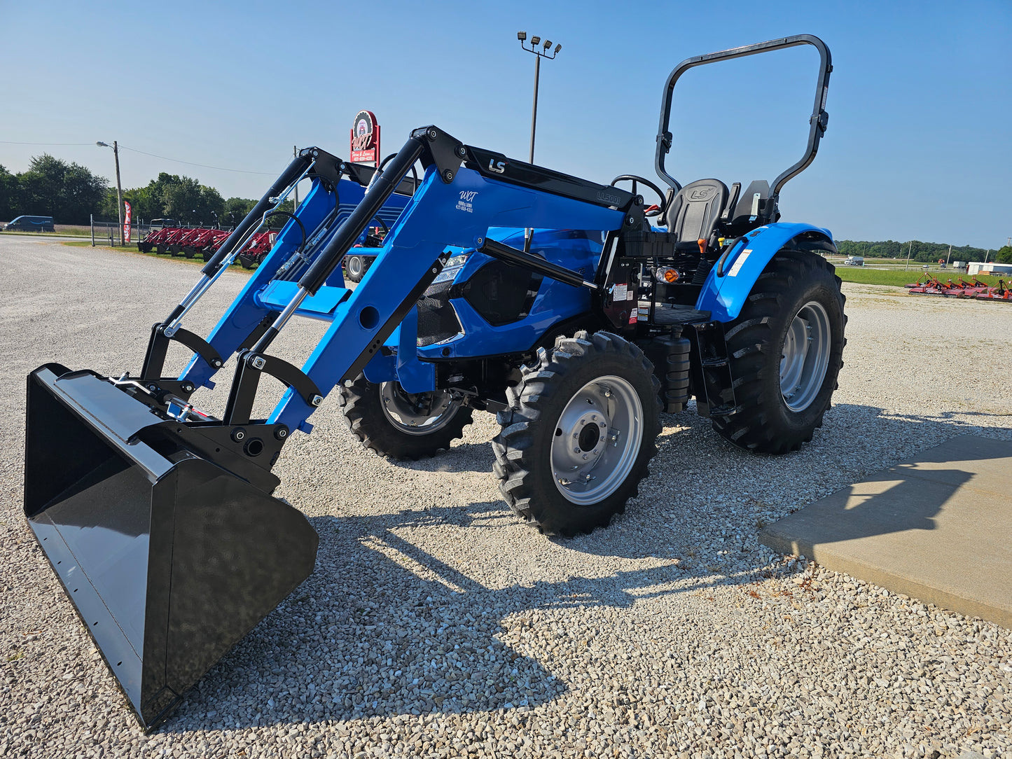 LS TRACTOR MT473PS – 73HP, POWER SHUTTLE