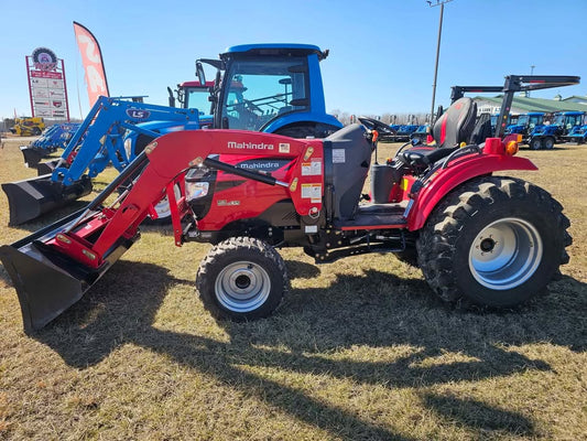 (USED) MAHINDRA 1640--54 HOURS! 38.7 HP TRACTOR AND LOADER