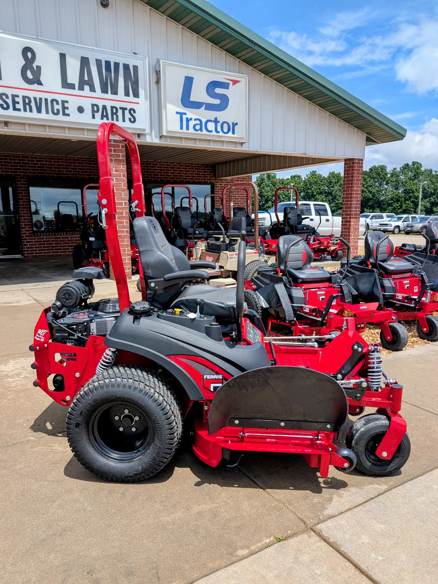 Ferris ISX™ 2200 Zero Turn Mower 60" Kawasaki 30.5HP - 5902180