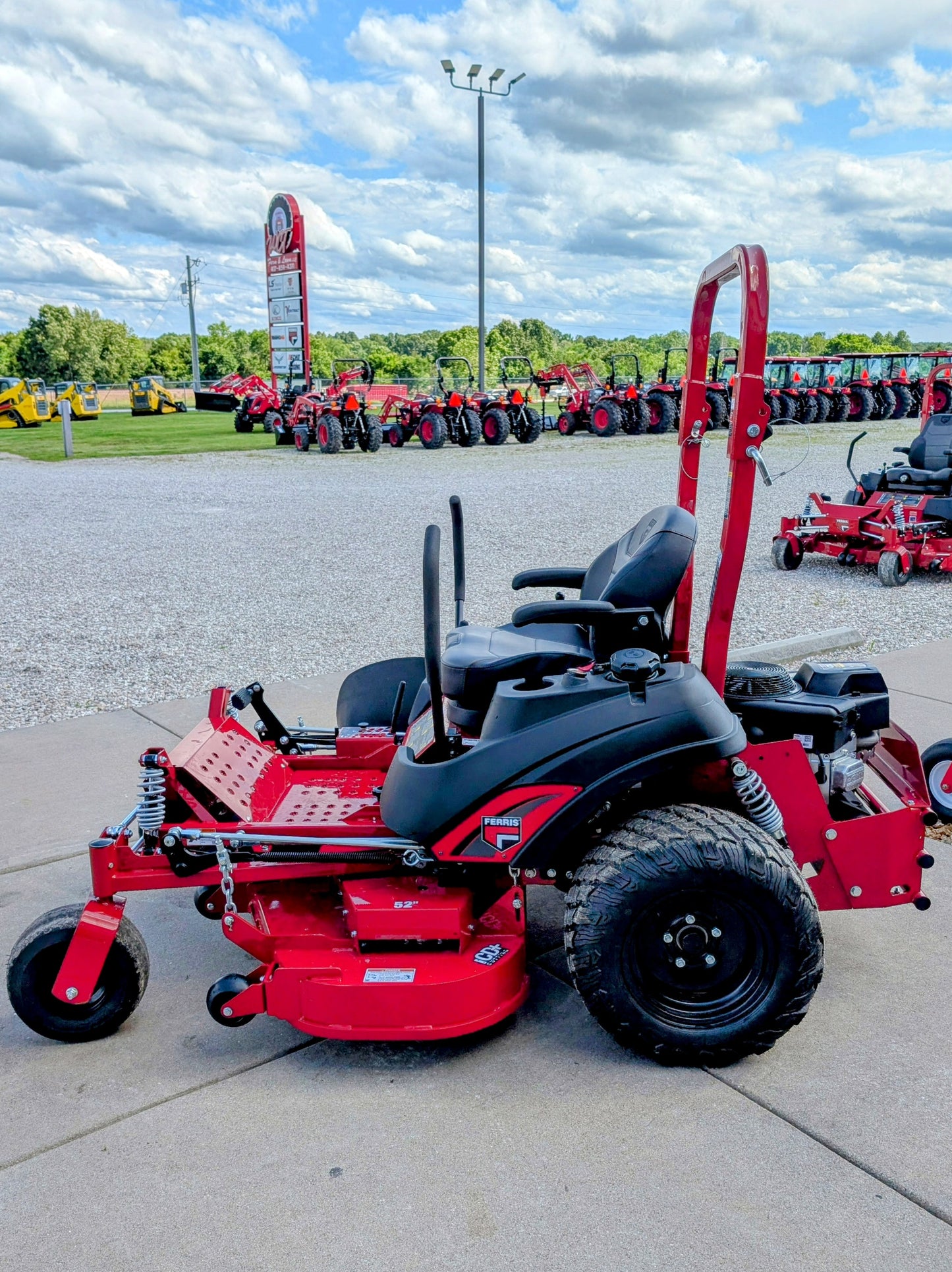 Ferris ISX™ 800 Zero Turn Mower 52" Briggs 27HP - 5902154