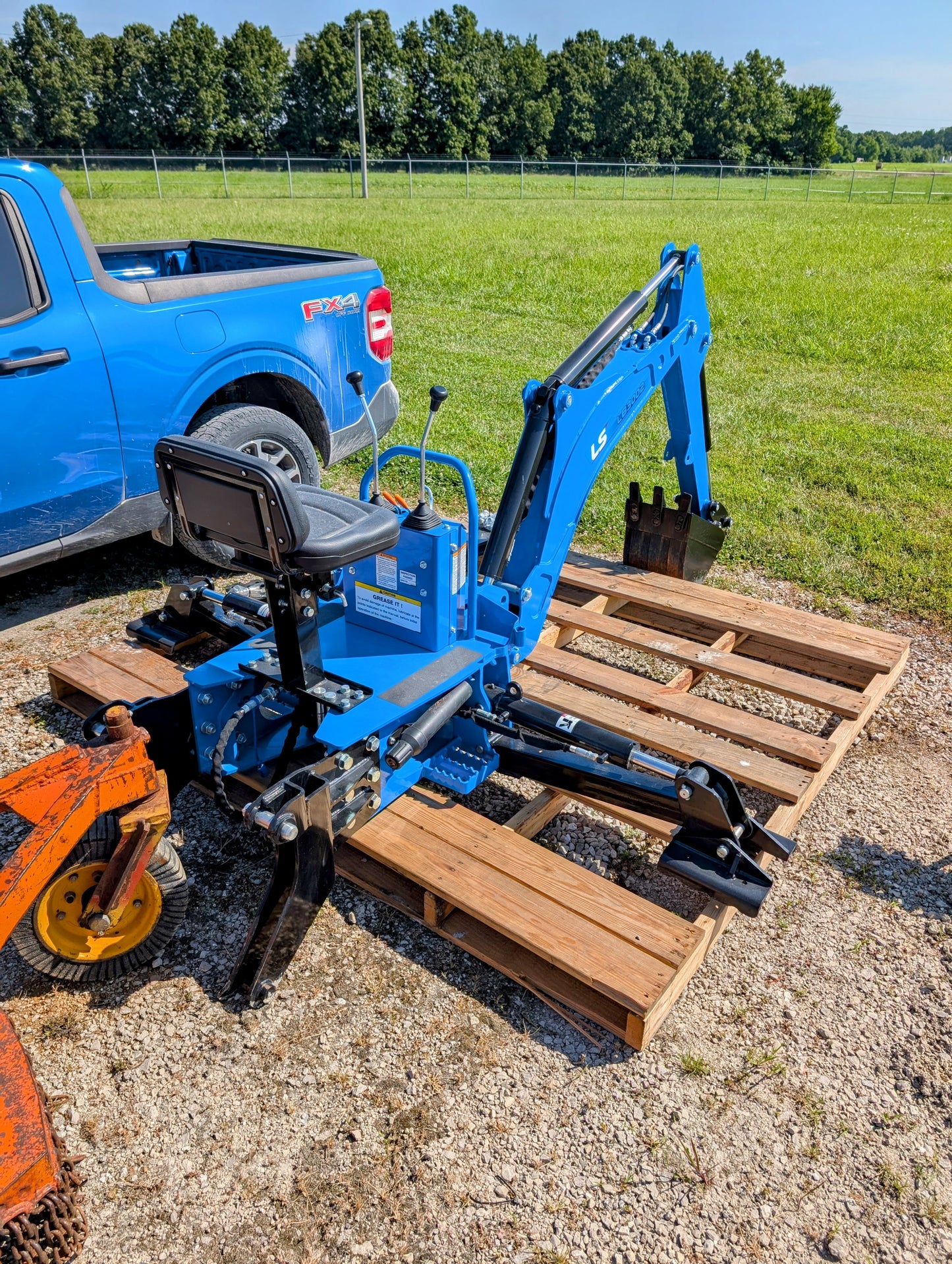 LST USED_LB3002 BACKHOE
