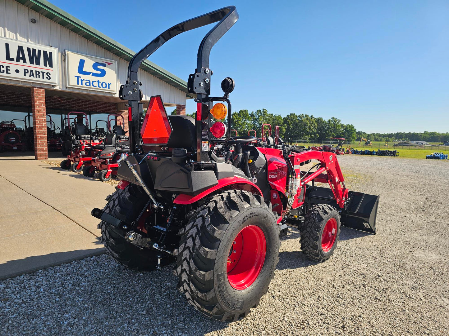 TYM T2025P, 24.7HP HST, 4WD, DIESEL TRACTOR