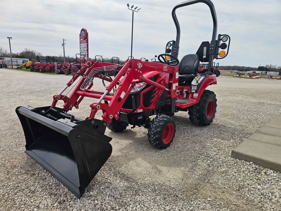 TYM T224H 22HP 2-RANGE TRACTOR - T224