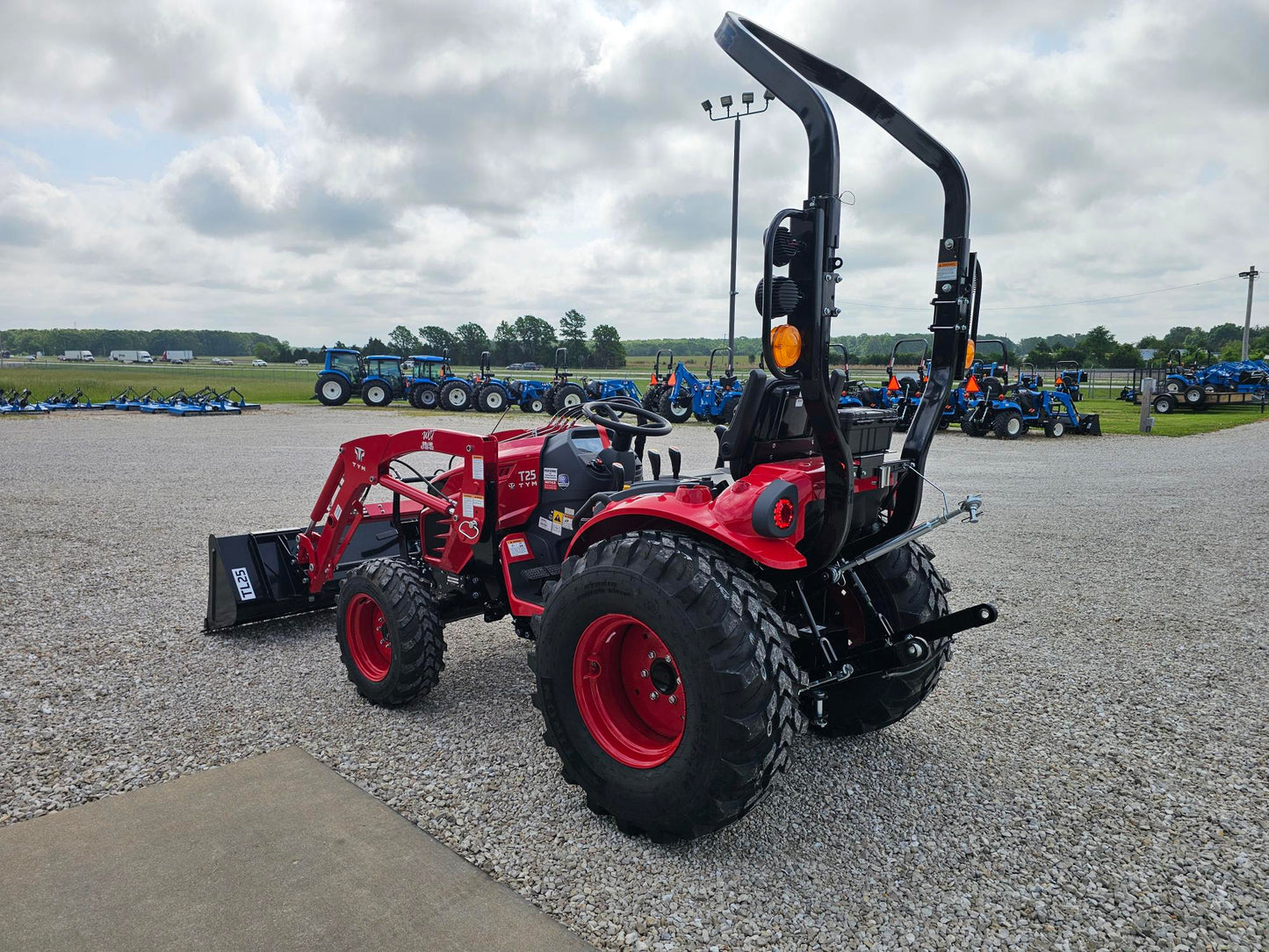 TYM T25 TRACTOR - 24.7HP, HST