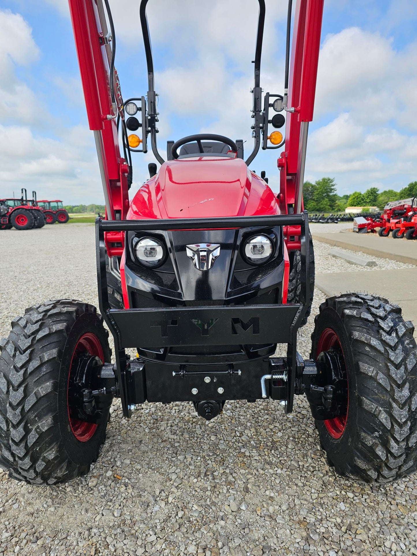 TYM T25 TRACTOR - 24.7HP, HST