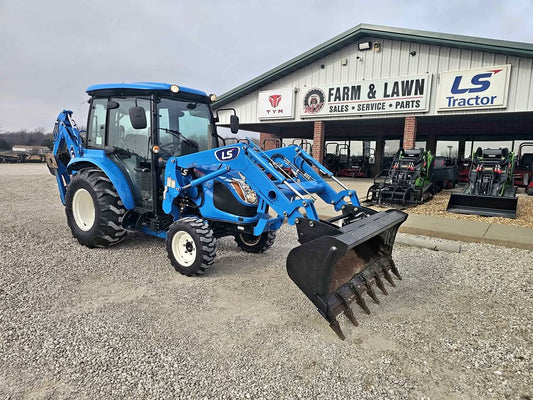 USED LST XR3135 CAB TRACTOR AND BACKHOE, CONLS_XR3135