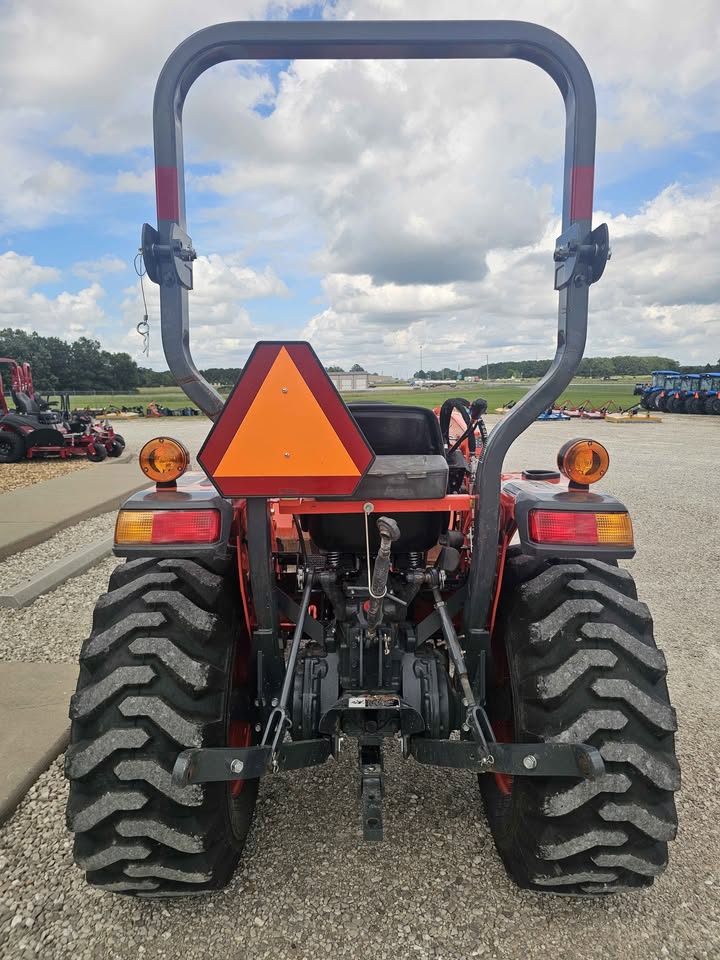 USED Kubota L2501  24.8HP - 138HRS