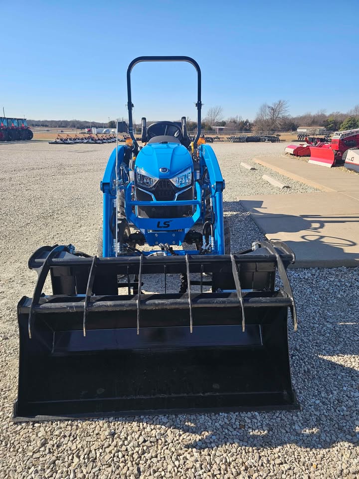 LS TRACTOR USED MT225S WITH 3RD FUNCTION!