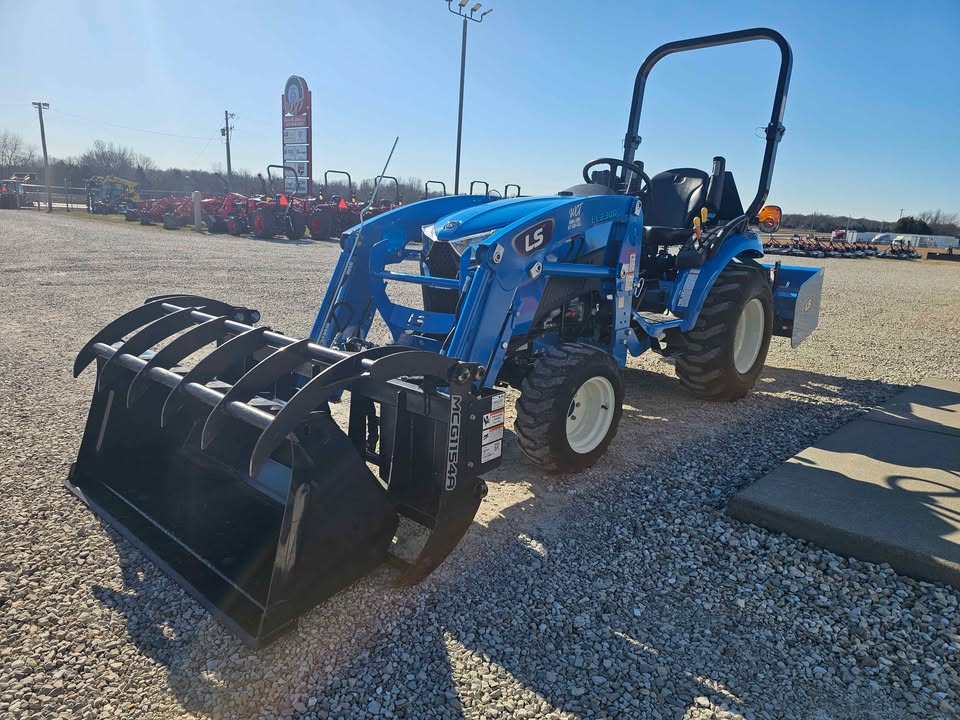 LS TRACTOR USED MT225S WITH 3RD FUNCTION!