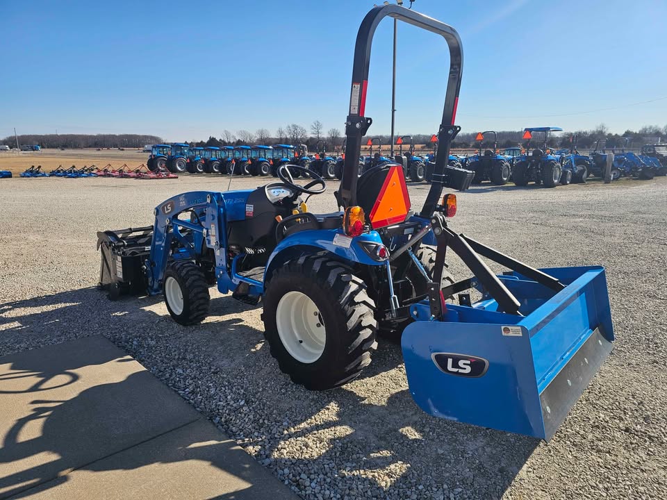 LS TRACTOR USED MT225S WITH 3RD FUNCTION!