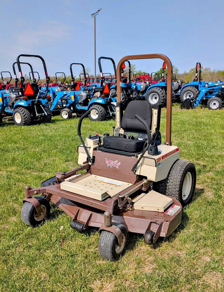 USED-Grasshopper 225V Zero Turn Mower
